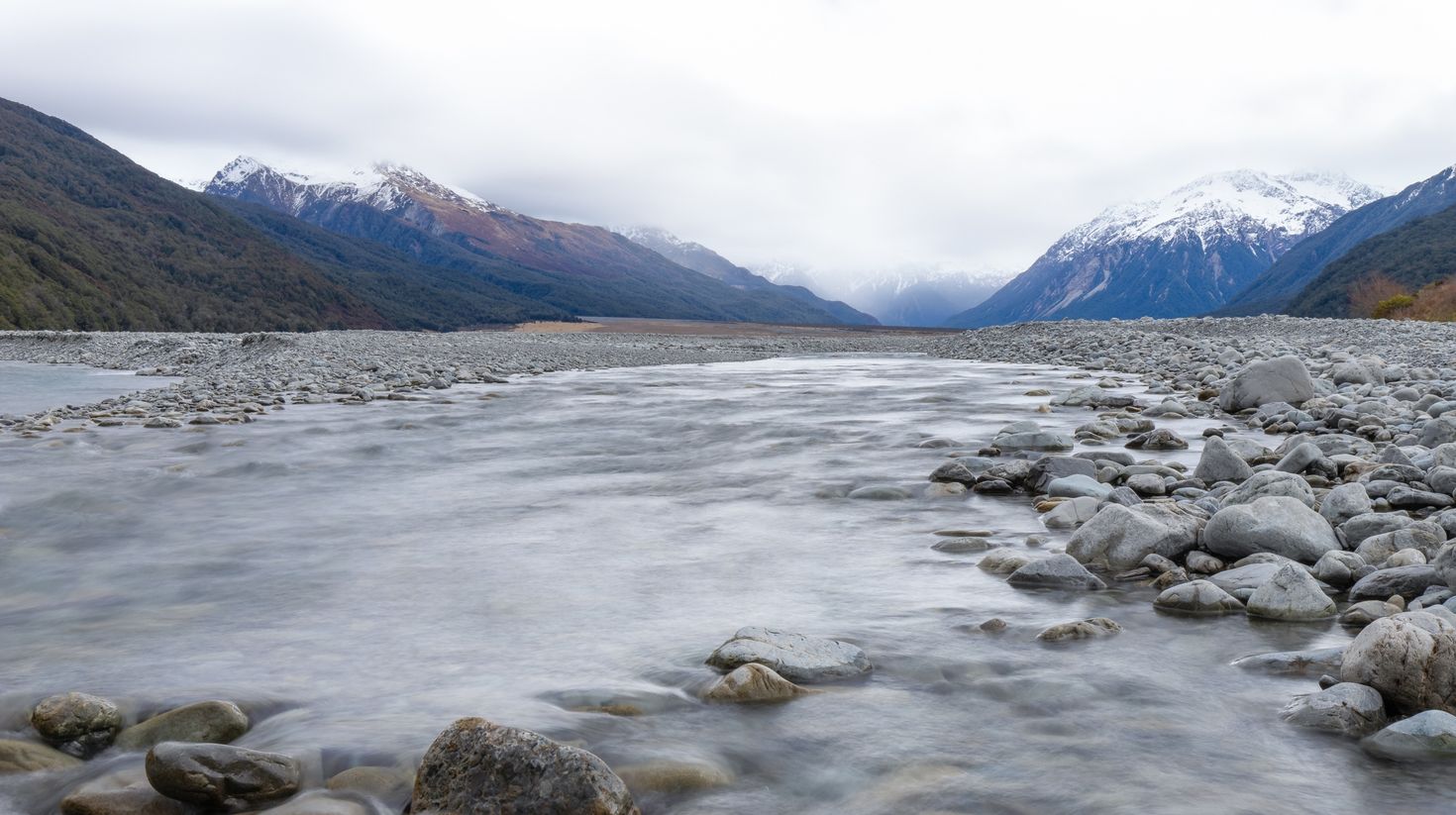 Find out the best time to visit New Zealand and explore nature.