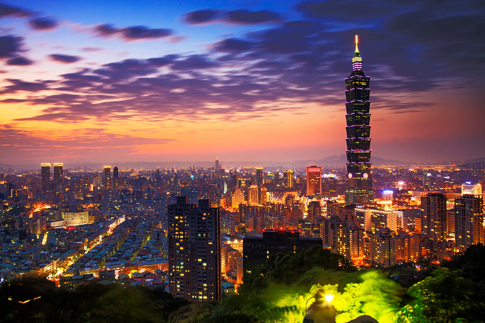 A wide view of Taiwan's cityscape during sunset.