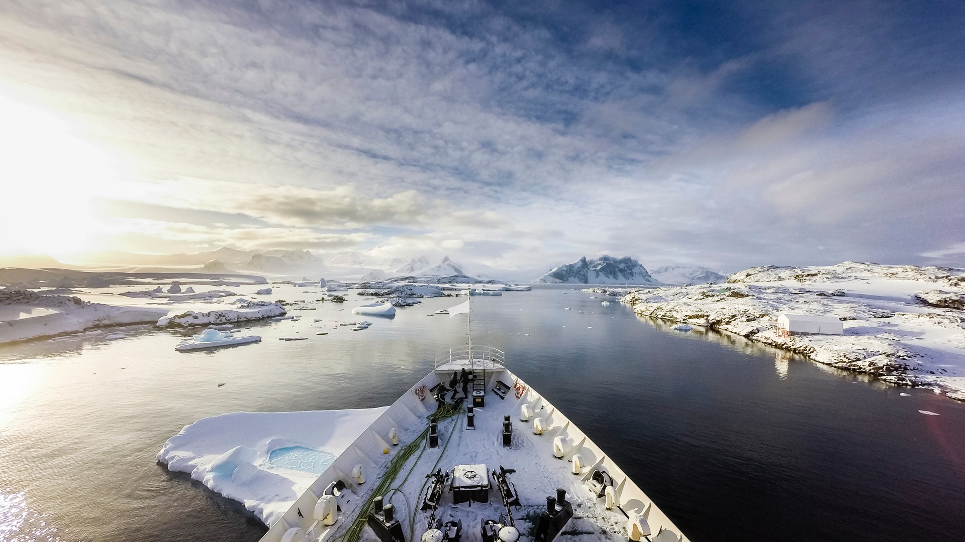 With good planning and inside tips, it is possible to travel to Antarctica on a budget Setting foot on the planet’s most inaccessible continent bestows travel kudos that no other destination can offer.