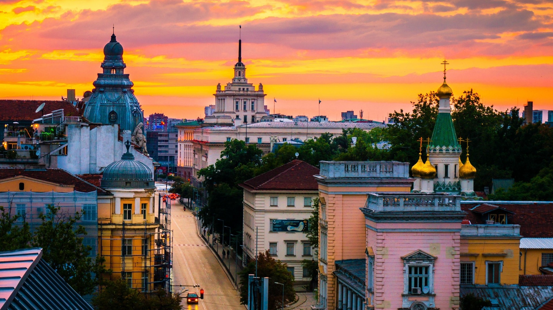 Sightseeing Sofia during sunset when spending one week in Bulgaria.