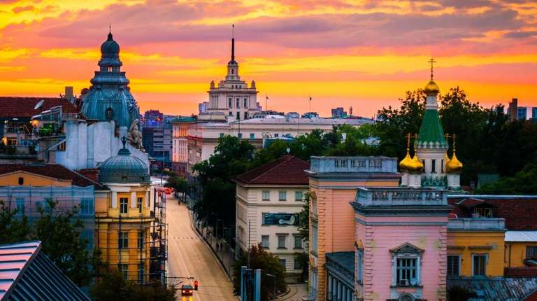 Sightseeing Sofia during sunset when spending one week in Bulgaria.