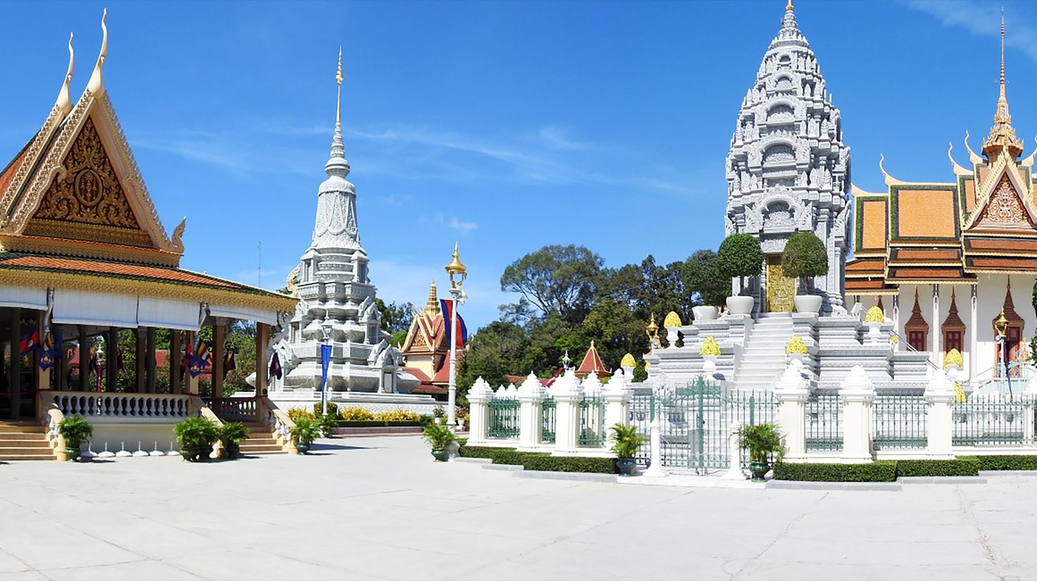 Silver Pagoda in Phnom Penh, a must-visit when spending 2 weeks in Cambodia.