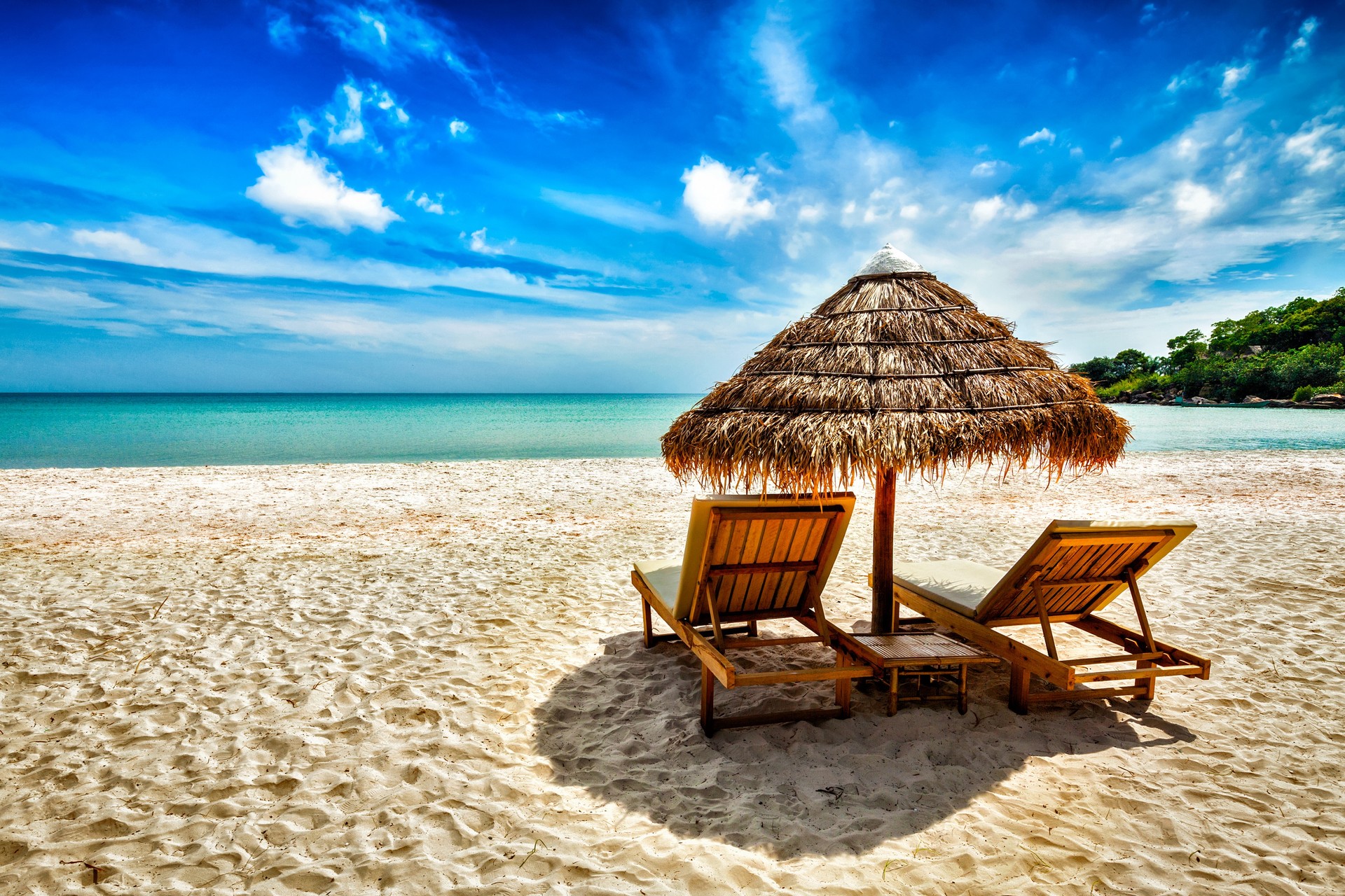 Enjoy the beaches in Sihanoukville in Cambodia during February. The perfect beach weather in Cambodia in February.