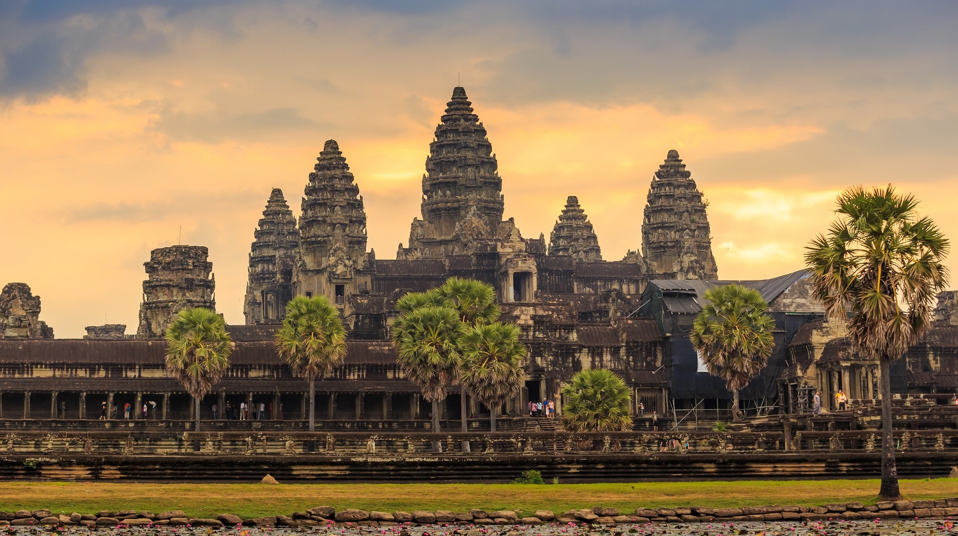 Take advantage of the low tourist season and visit Ankor Wat in Cambodia in June. Ankor Wat during rainy season, Cambodia in June.