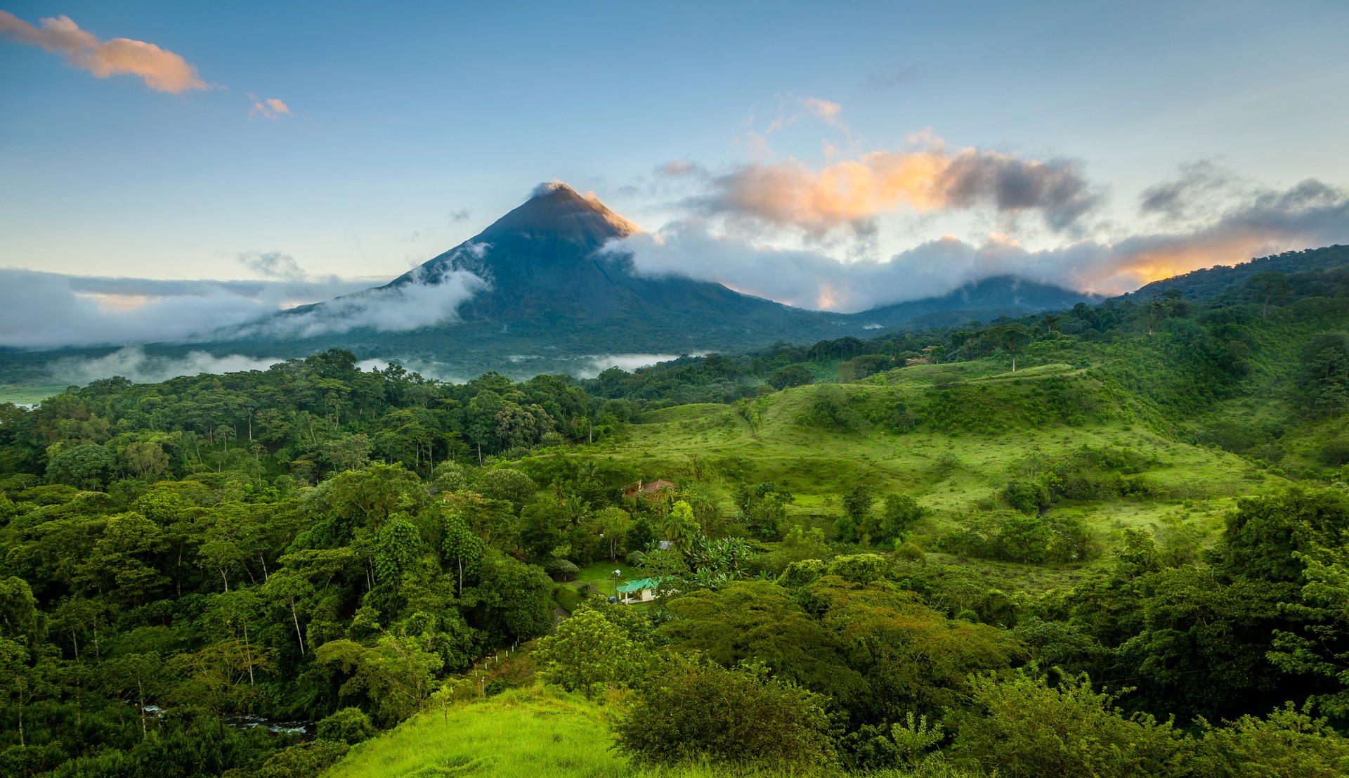 Scenic view of Arenal Volcano, Costa Rica