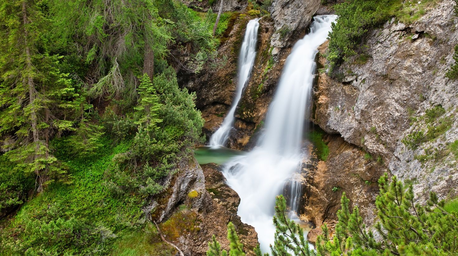 A view of the highest waterfall in all of Dolomites. 