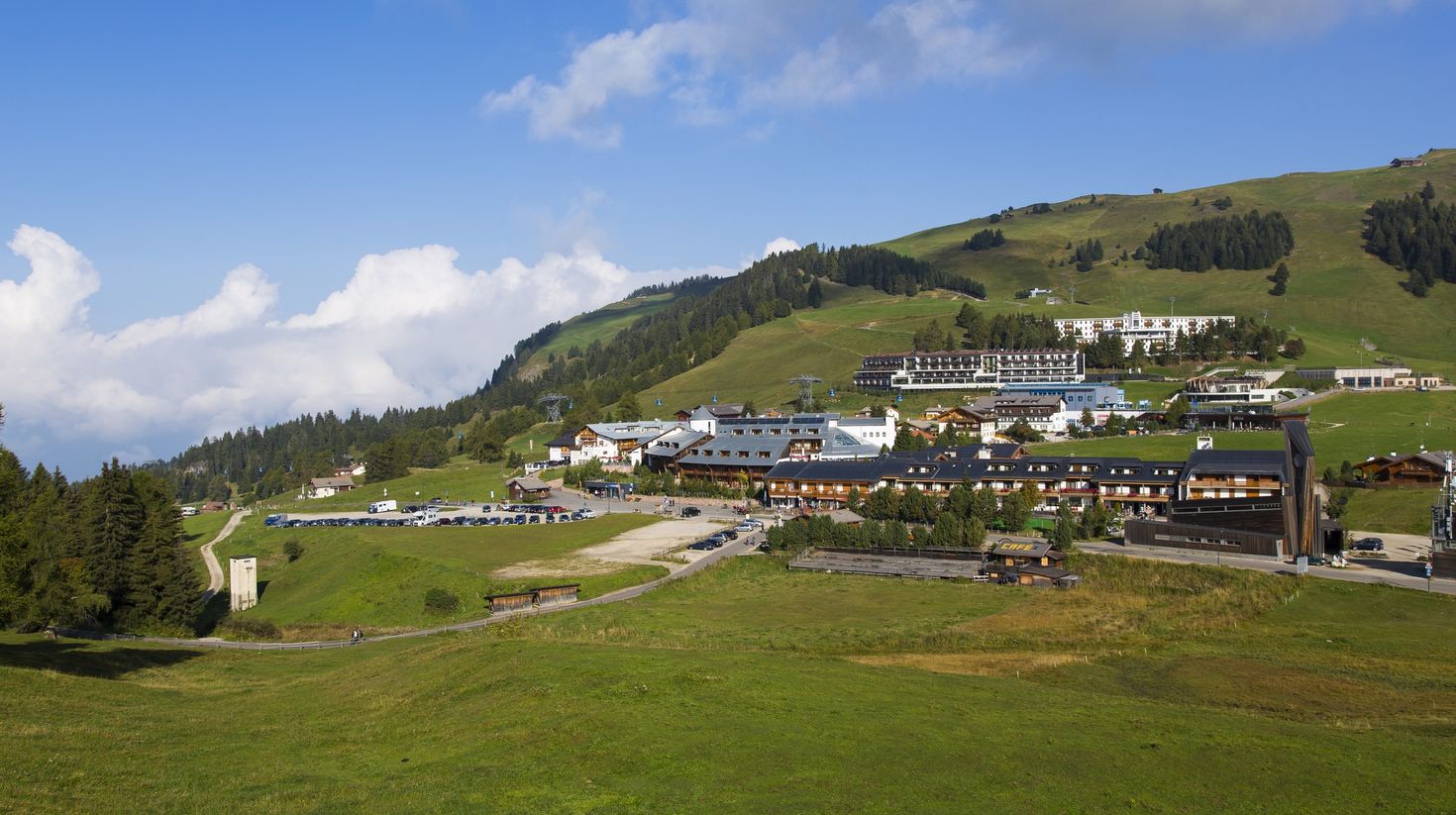 A view of Compatsch, the starting point of the hike in Tierser Alpl Schutzhaus.
