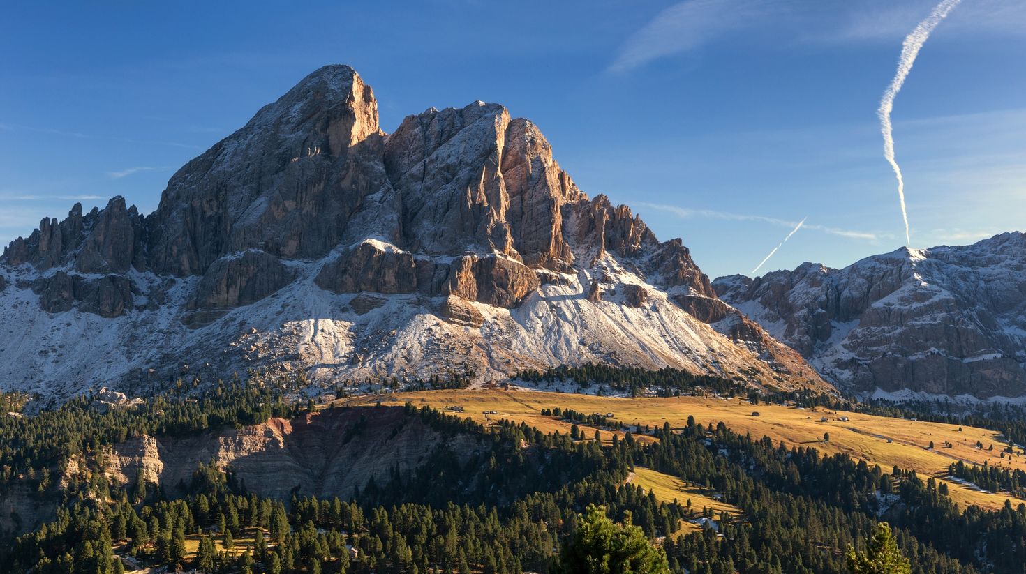 A wide view of the Peitlerkofel circular hiking trail in the Dolomites in Italy. 