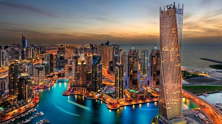 Dubai Marina, from a high view, is a must-see when spending two weeks in Dubai.