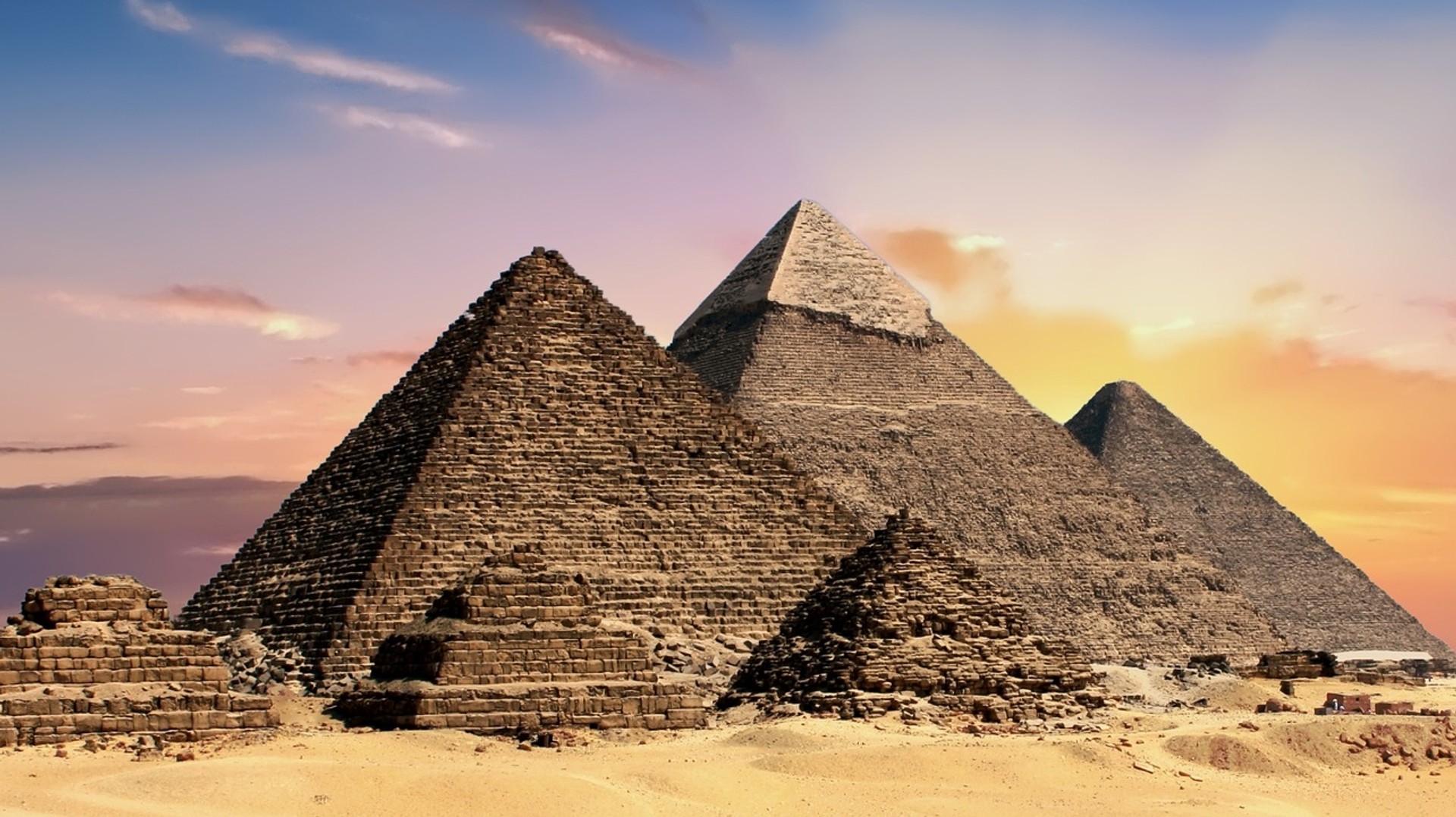 The only standing ancient Seven Wonders of the World, Great Pyramids of Giza The mysterious Great Pyramids of Giza is a must to see while 5 days in Egypt.