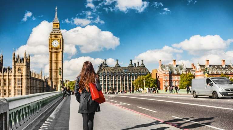 Strolling the streets of London is one of the best ways to spend 6 days in England