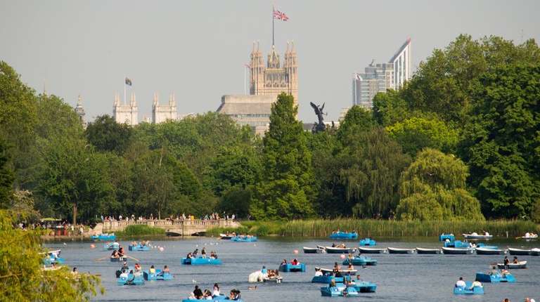 England in August: Weather, Tips and More