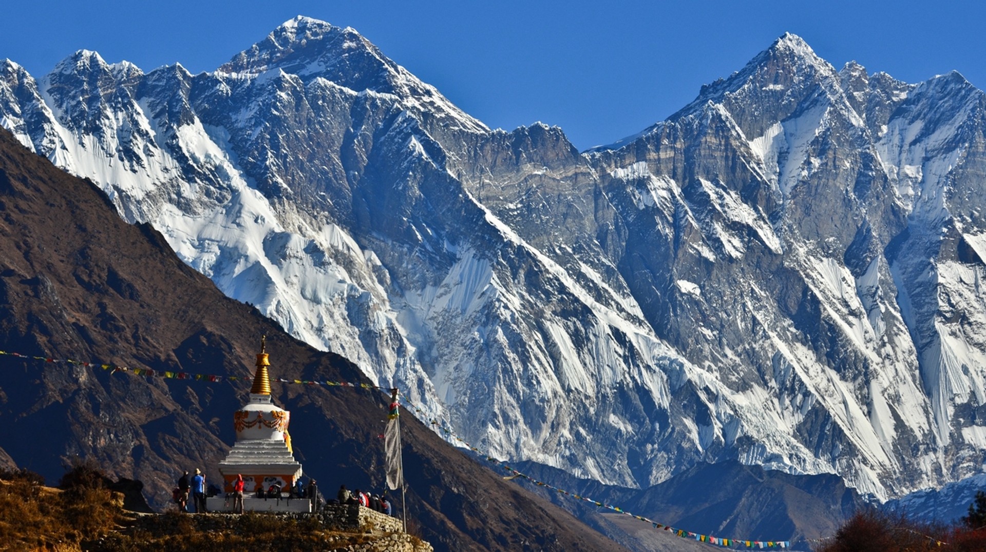 14 days is an ideal time to hit up all the major spots on your trek to Everest Base Camp. Stop at Buddhist stupas on your Everest Base Camp trek in 14 days.