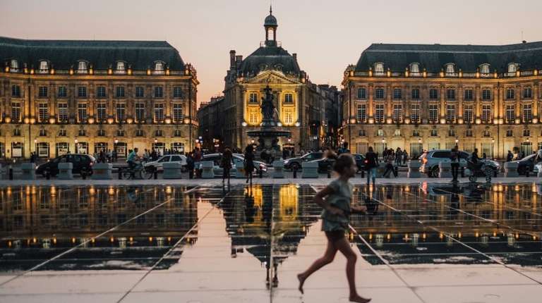 Place de la Bourse and the water mirror in Bordeaux is a must visit when spending 12 days in France