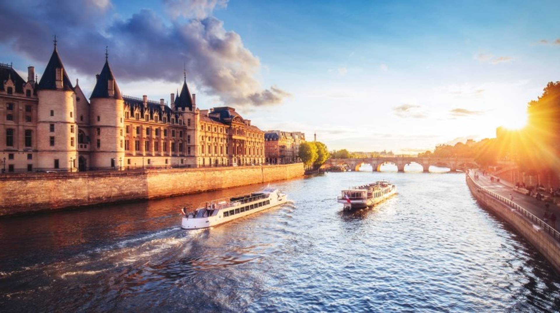 France in April: Weather, Tips and More