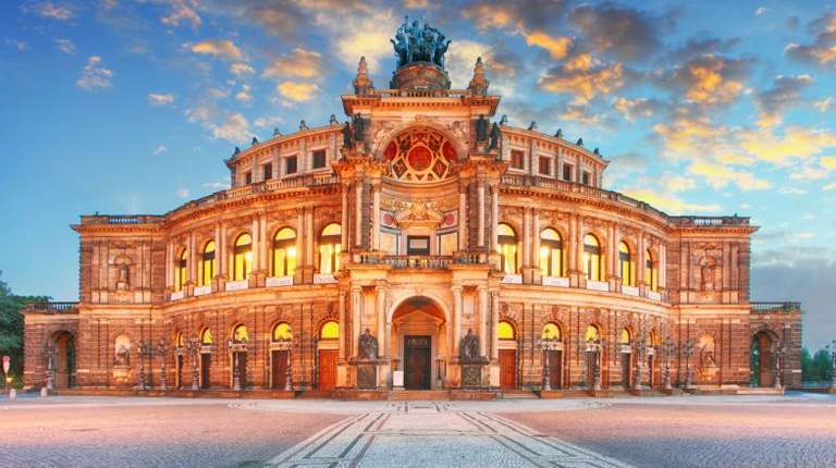 Catch the Semperoper light up stunningly on your 6 days in Germany