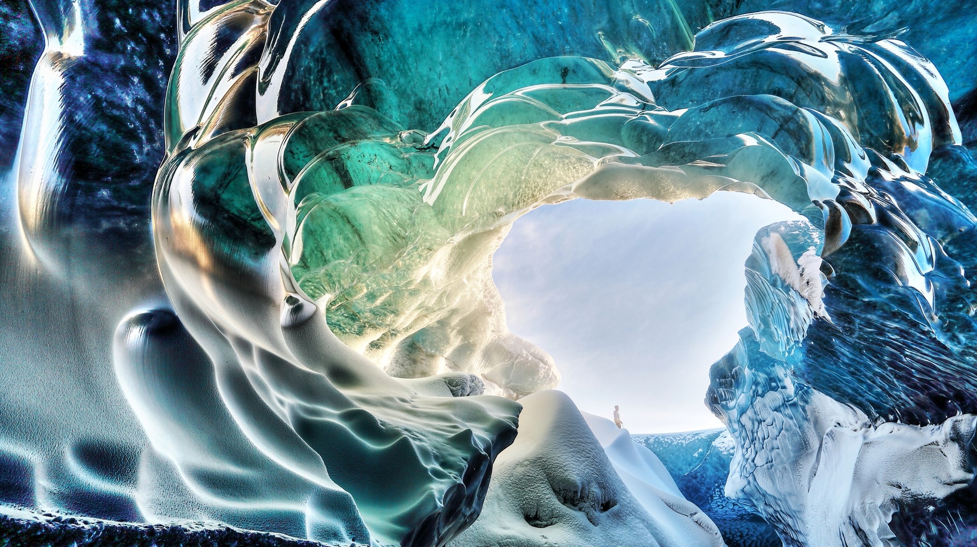 Glaciers in Iceland are one of the major attractions in the count