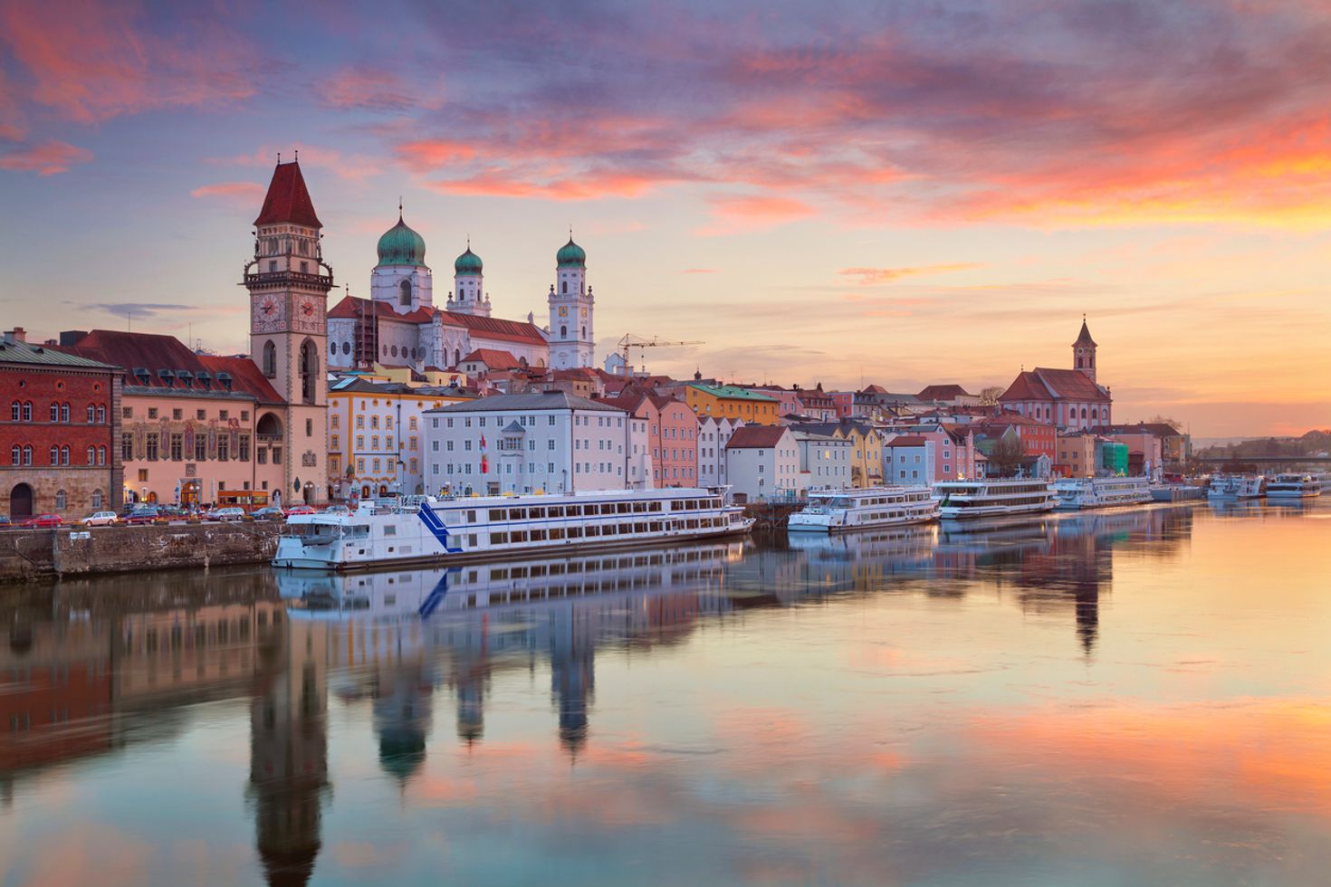 Goldsteig hiking trail finishes at Passau