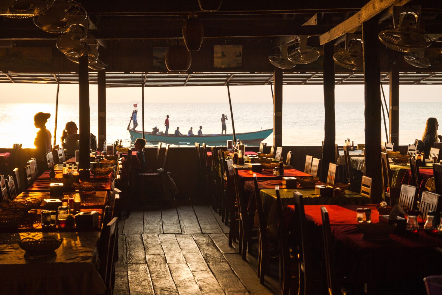 Have your fill of sea food at the Crab Market district