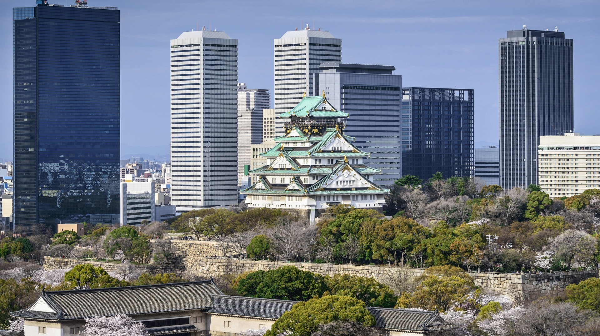 Osaka, a city where modern skyscrapers are beautifully blended with ancient temples should definitely be on your Japan itinerary.