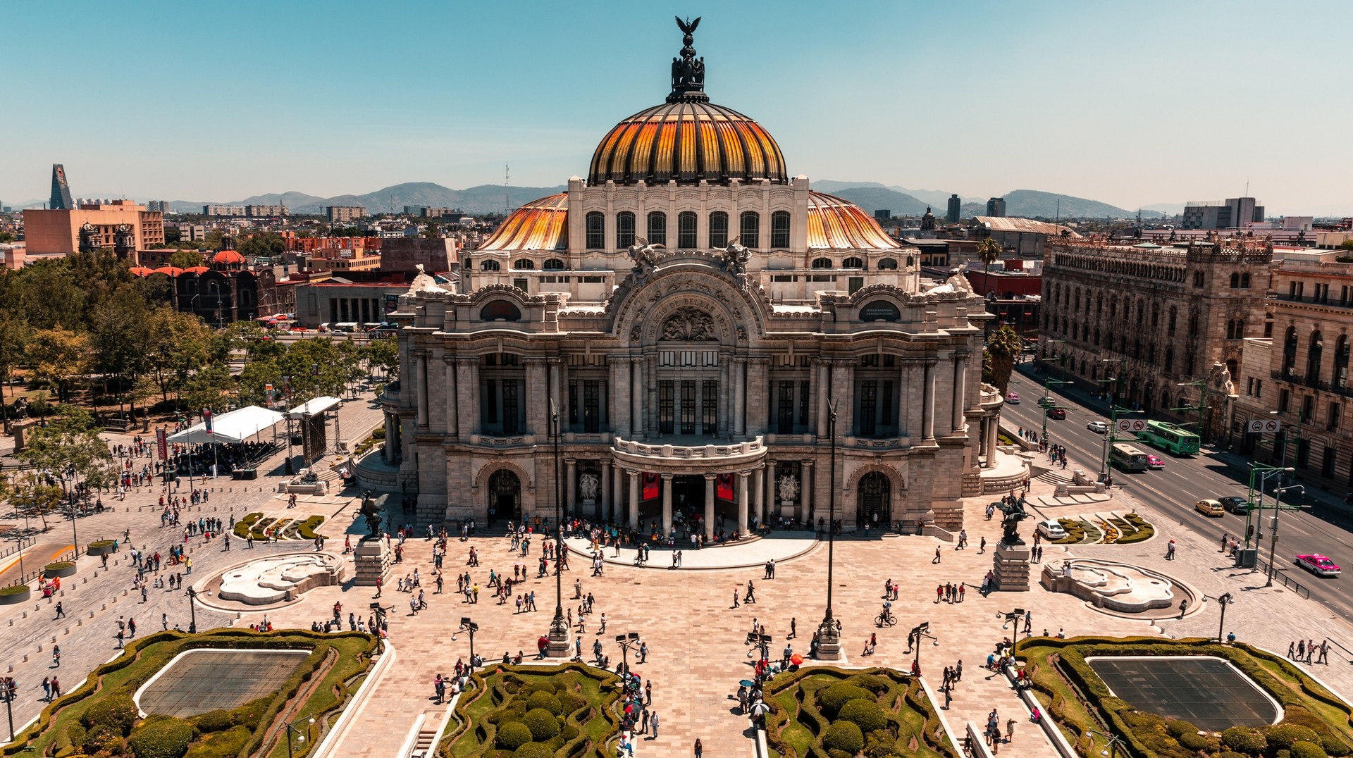 Add Mexico City to your Mexico itinerary and check out the impressive collections and grand architecture The Palacio de Bellas Artes sit proud in Mexico City and should be on every Mexico itinerary.