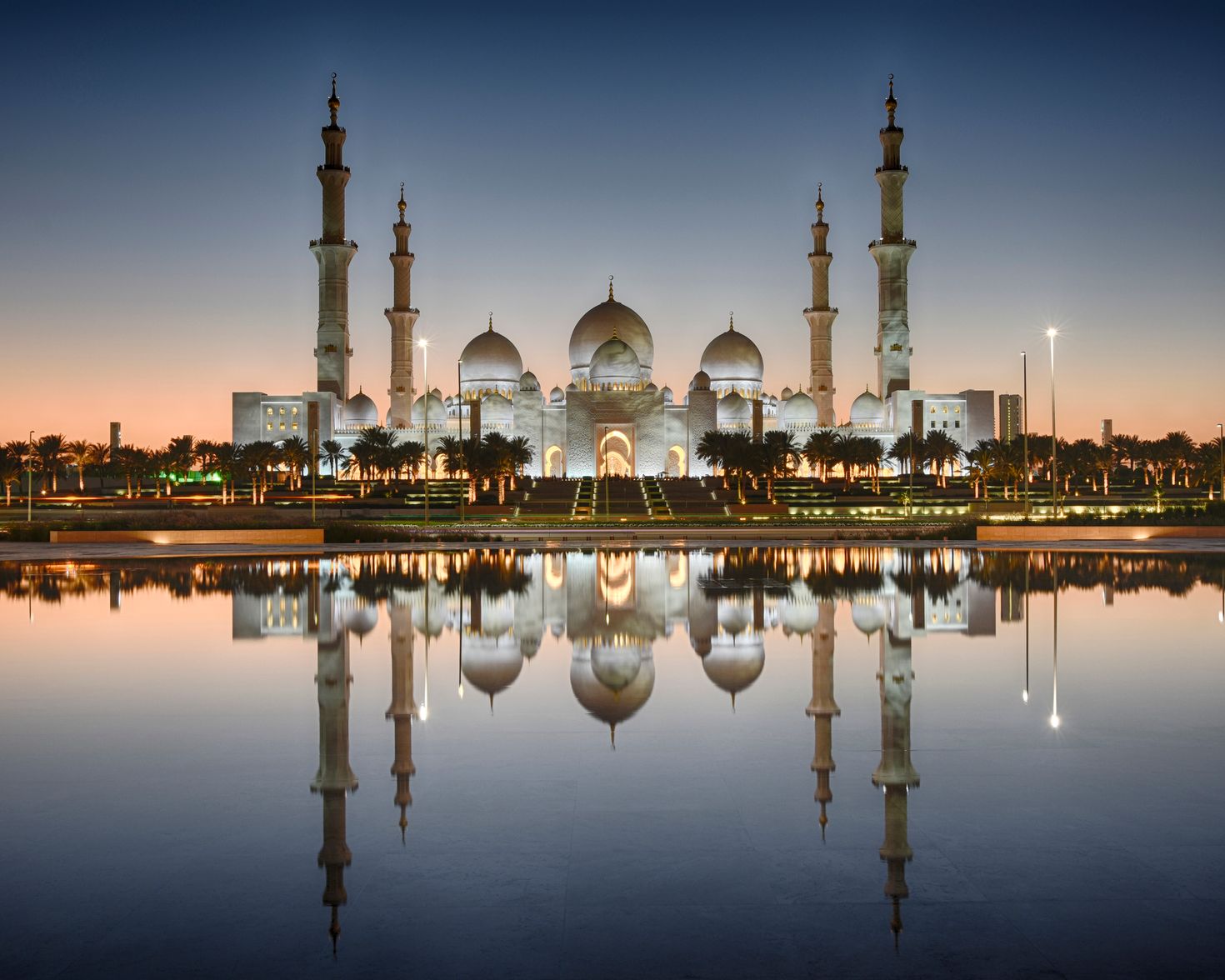 The image of Sheikh Zayed Grand Mosque