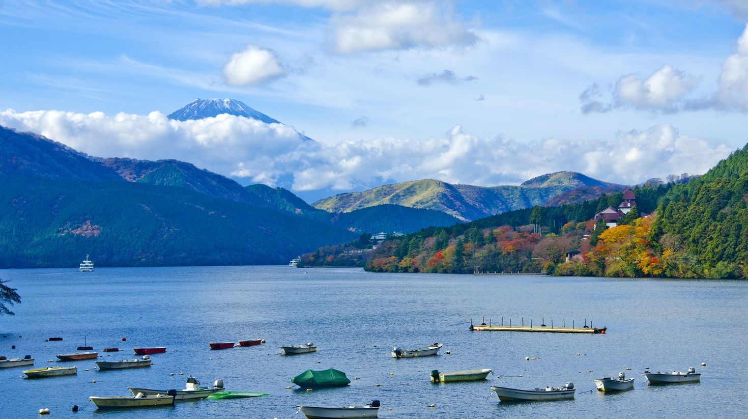 Catch the glistening view of the Lake Ashinoko from Mount Kintoki&rsquo;s summit, which makes for a fantastic photo opportunity.