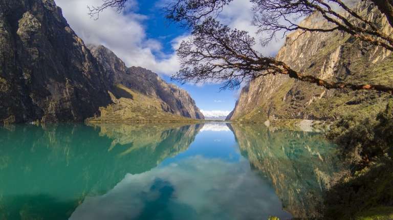 You can take a plane or a bus from Lima to Huaraz