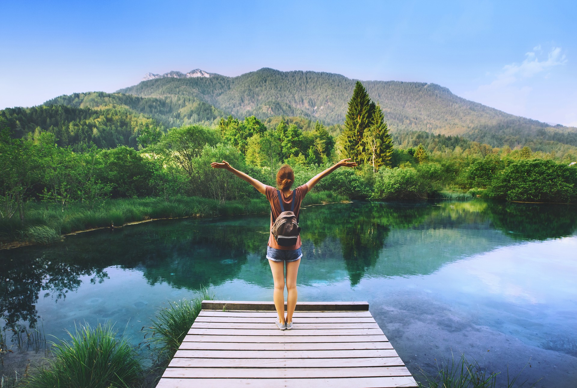 Statistically, solo travelers also tend to meet far more people than those traveling in groups For anyone looking to meet people or make friends while traveling solo, we bring you our top 19 solo travel tips for initiating interactions.