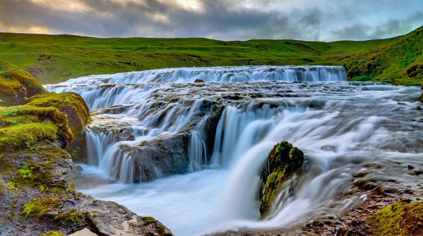 Skoga river waterfall in Fimmvorduhals trek