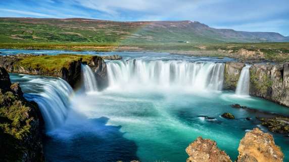 Golden Circle to Vik: Routes, Travel Tips & More