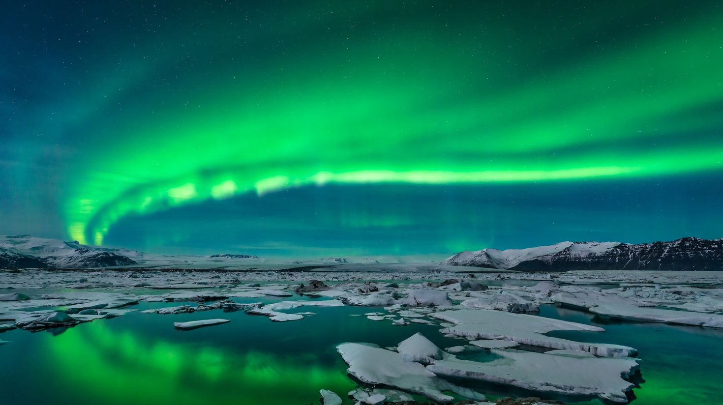Northen lights as seen over the Jokulsarlon Glacier Lagoon.