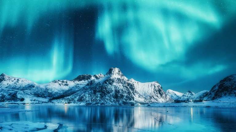 Iceland in February: Weather, Tips & Icey Adventure