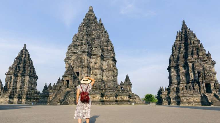 Make time to marvel at the Prambanan temples during 5 days in Indonesia.