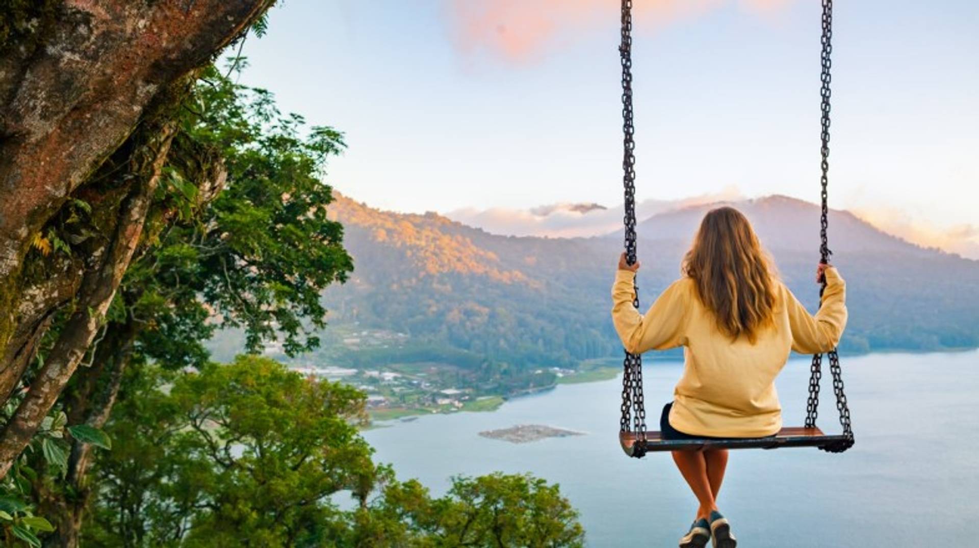 Indonesia in November: Warm Weather, Beaches and More