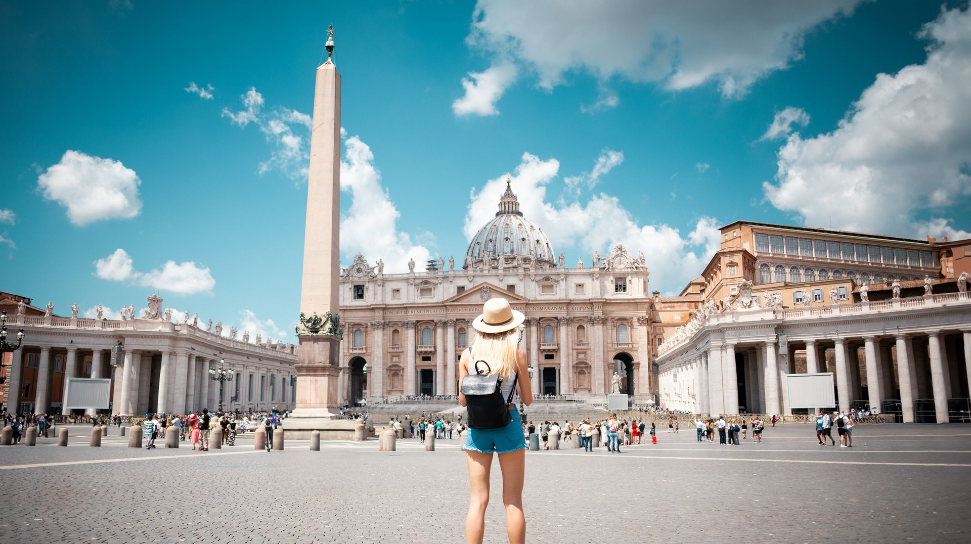A girl exploring Florence during her 13 days in Italy.