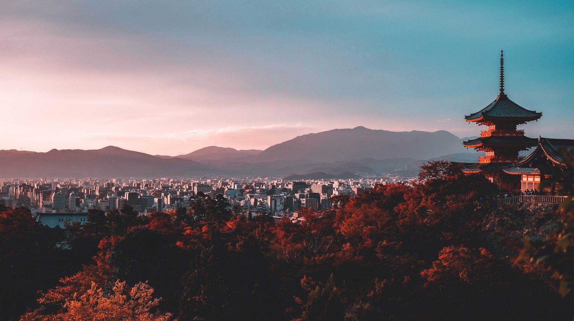 Kiyomizu-dera is famous for its wooden stage that offers a panoramic view of the city of Kyoto. Kiyomizudera temple & the cityscape of Kyoto in view during 4 days in Japan