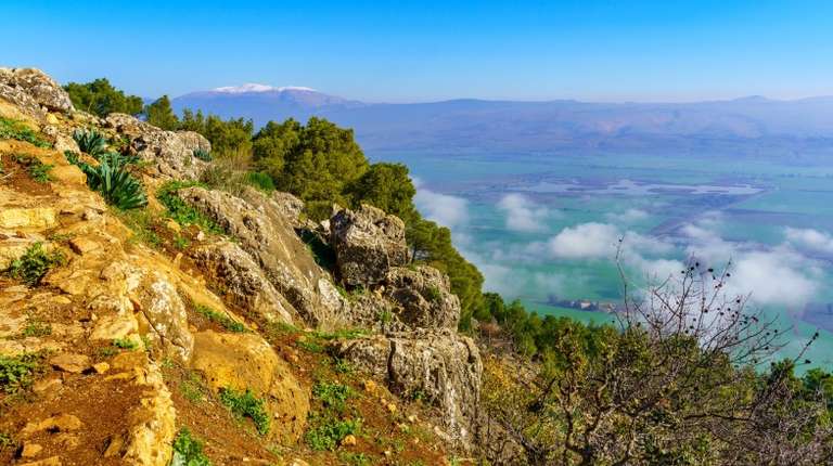 Add visiting Jordan Valley while you travel from Jerusalem to Petra.