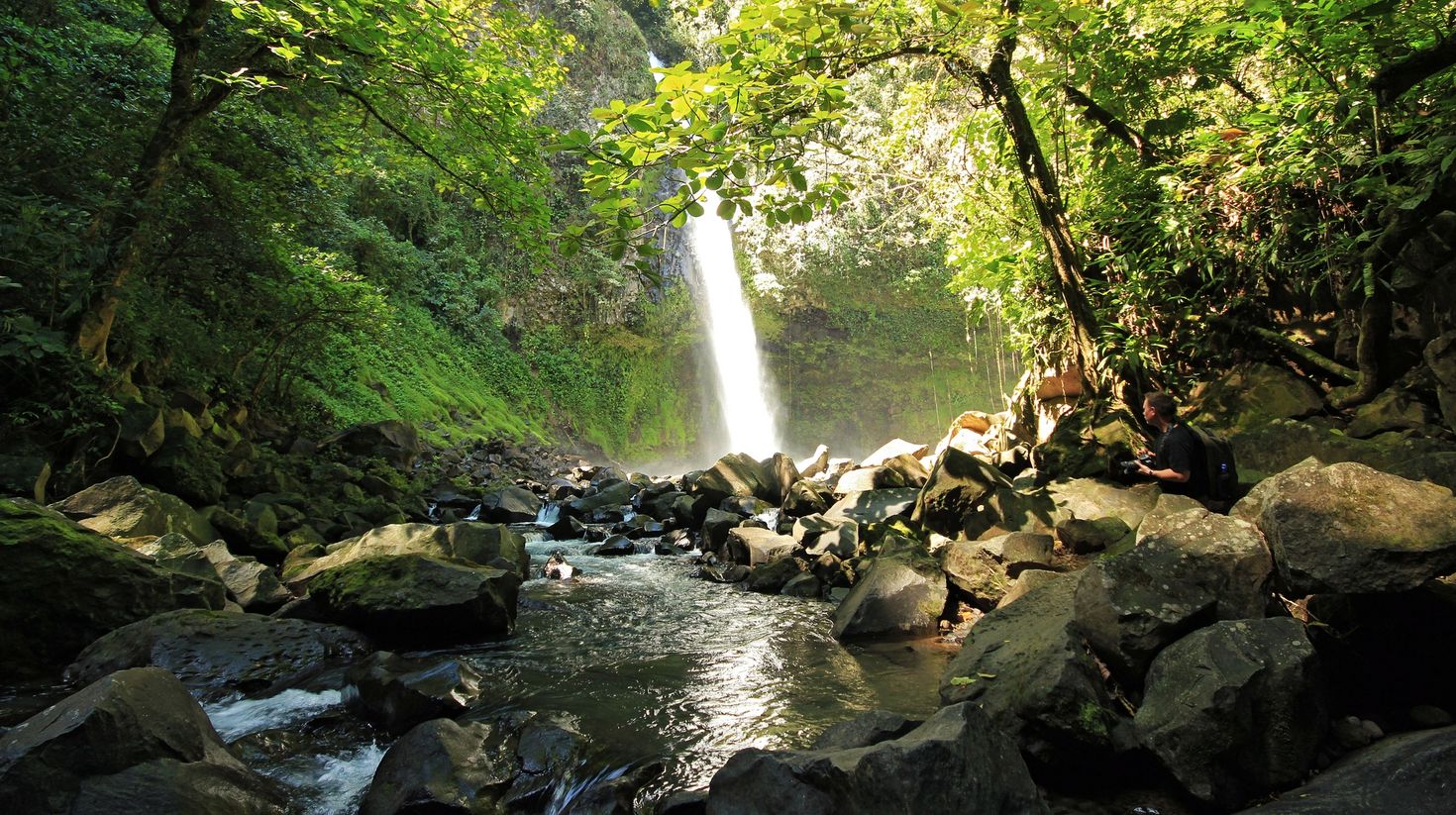 Base of La Fortuna Waterfall
