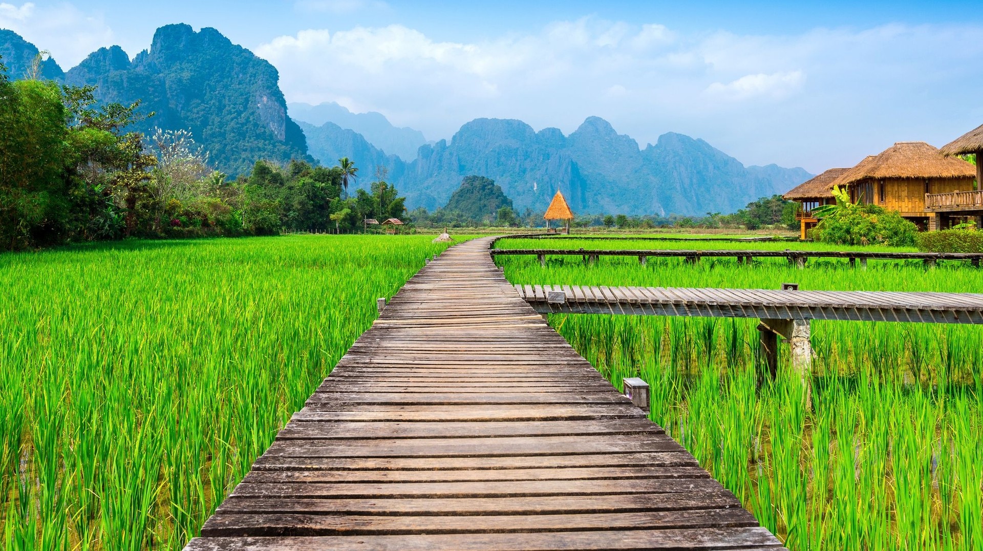 Lose yourself in the serene landscapes during your one week in Laos. Enjoy Lush countryside scene in Vang Vieng during your one week in Laos.