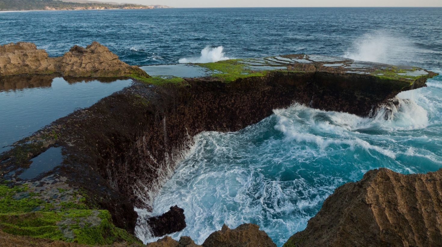 The Devil's tear at Lembongan Island, Bali