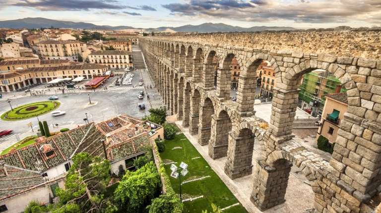 Located 90 kilometers northwest of Madrid, Segovia is a charming and historical town. The city is famous for its 28m tall Roman Aqueduct.
