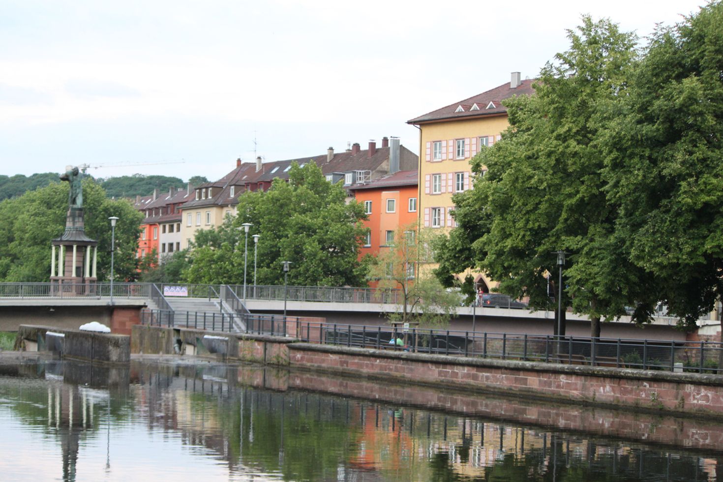Mittelweg hiking trail starts in the town of Pforzheim