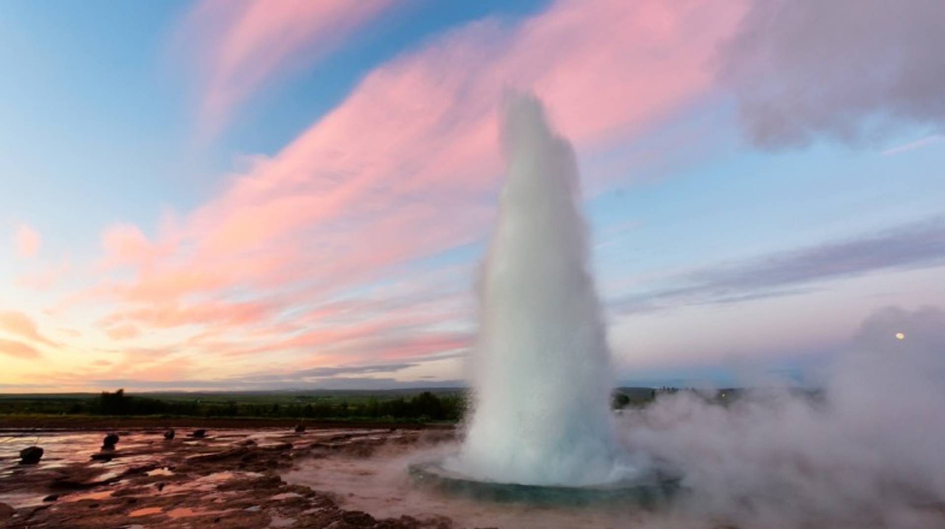 5 Must-Visit Geysers in Iceland