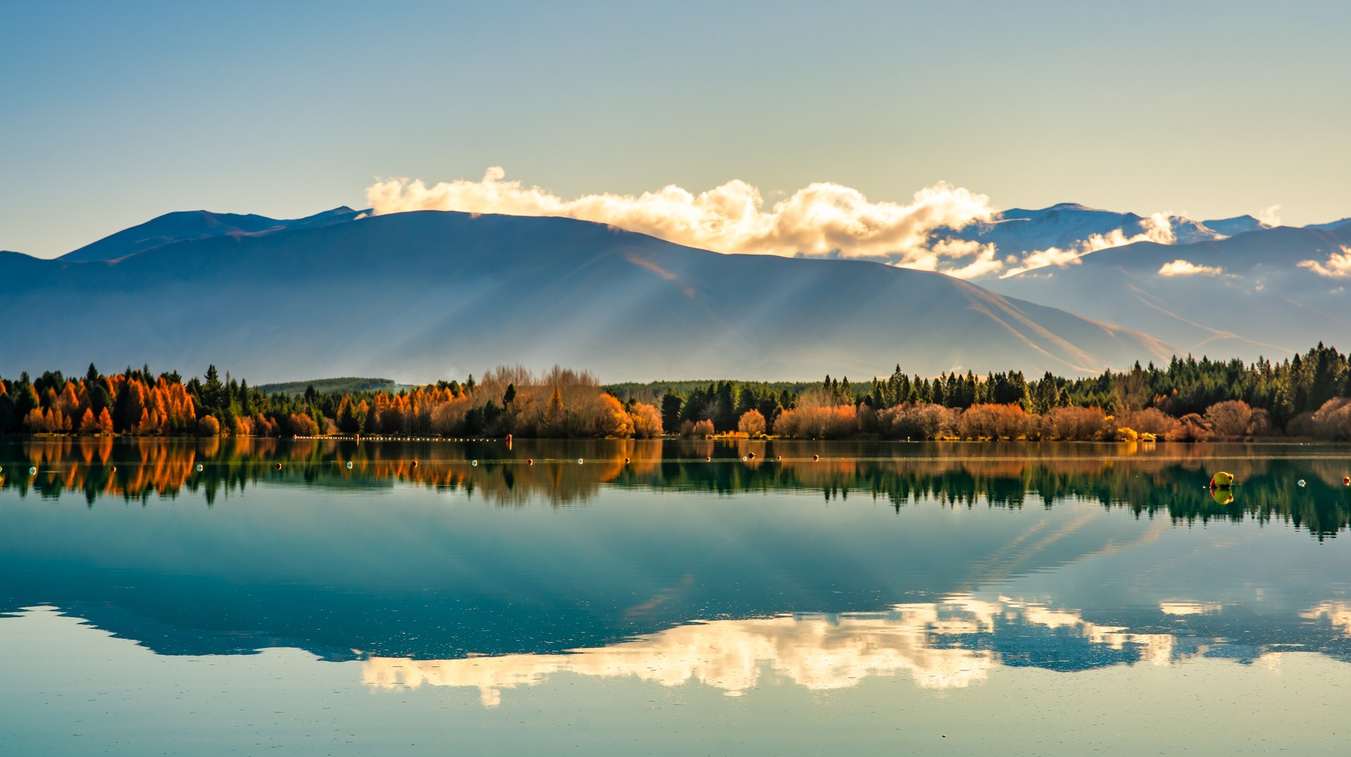 New Zealand looks like a magical wonderland in May. Explore the natural landscapes in New Zealand in May.