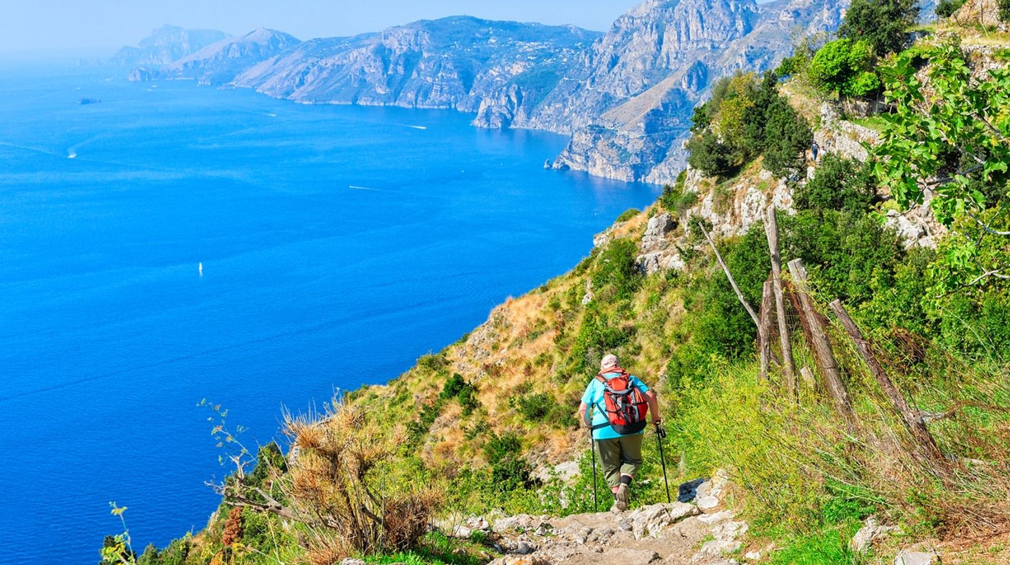 The path of the gods is a 7 km path that bridges Nocelle to Bomera.