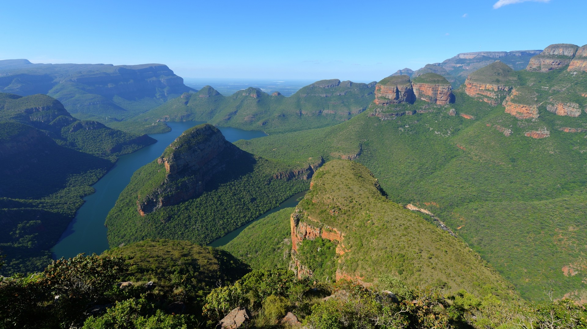 The Blyde River Canyon and the Three Rondavels on the Panorama Route The Panorama Route is an especially picturesque stretch of road located in South Africa’s Mpumalanga province.