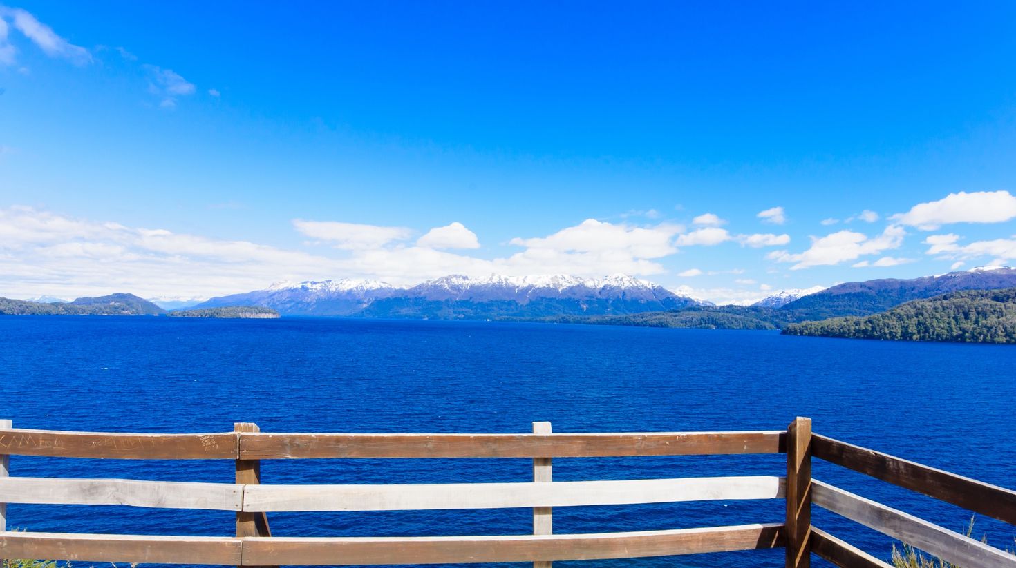 A clear sky during January in Bariloche, Patagonia