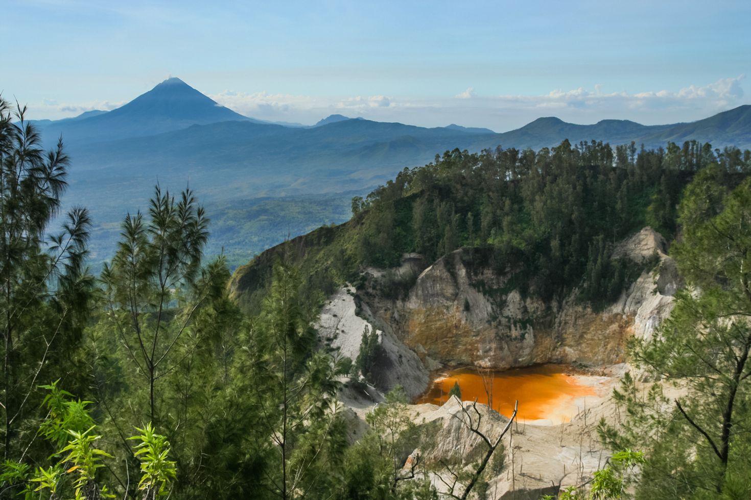 Wawo Muda volcano has a crater lake that changes colors