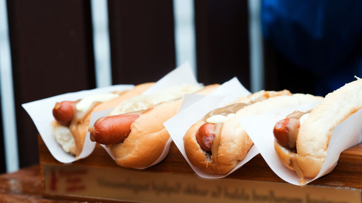 Icelandic hot dogs placed in a row.